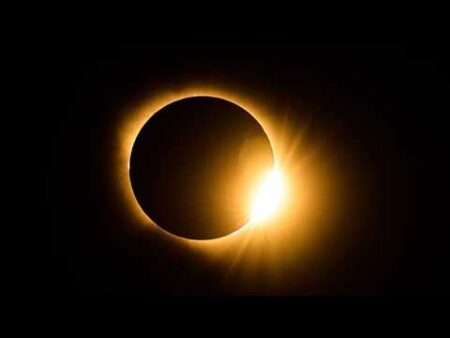 Solar eclipse plunges parts of Spain into total darkness in first such event in a century