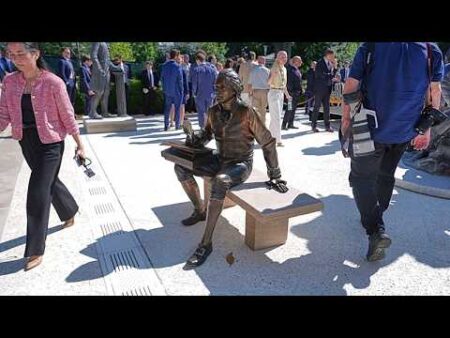 Trump adds bronze statue of Thomas Jefferson to transformed White House Rose Garden