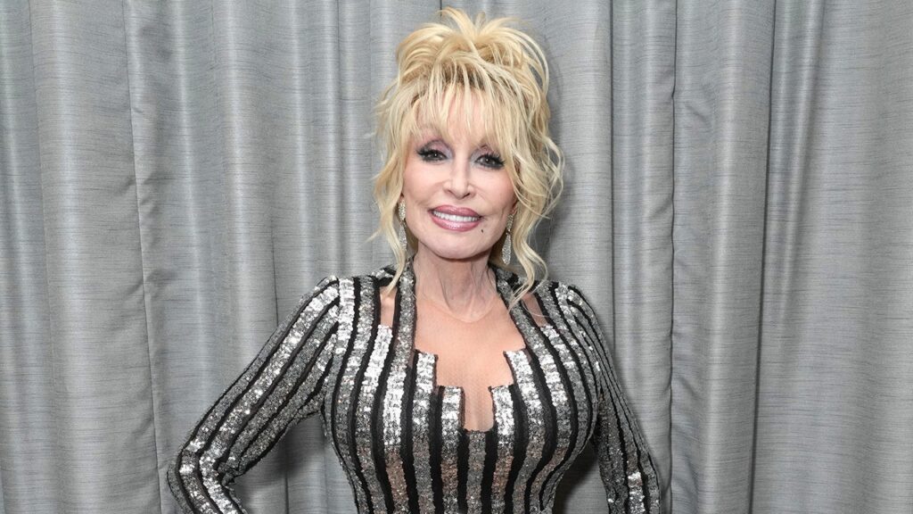 Trump mourns Dolly Parton, orders US flags lowered nationwide after country music icon dies Trump mourns Dolly Parton, orders US flags lowered nationwide after country music icon dies