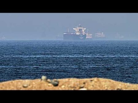 Qatar says officials working daily to revive US-Iran talks, urges Tehran to reopen Hormuz