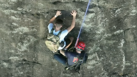 Free climber stranded on Georgia rock face calls 911, prompting dramatic rescue by firefighter Free climber stranded on Georgia rock face calls 911, prompting dramatic rescue by firefighter