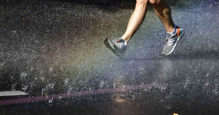 What Are Exercise Snacks? The New Wellness Trend for People Who Hate Going to the Gym