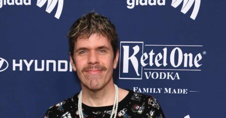 Perez Hilton Rushed to Hospital After Apparently Self-Harming During Disturbing Livestream Perez Hilton Rushed to Hospital After Apparently Self-Harming During Disturbing Livestream