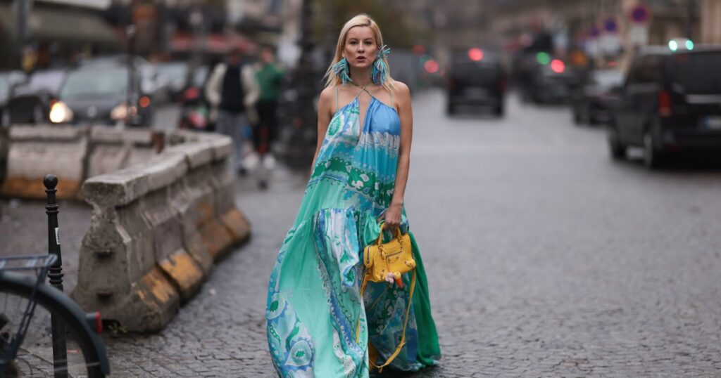 Muumuu Dresses Are the Unexpectedly Chic, Flattering Staple Rich Moms Are Grabbing ASAP