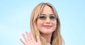 Jennifer Lawrence’s Slouchy Purse Is the Cool Mom Trend We’re Copying This Summer for 