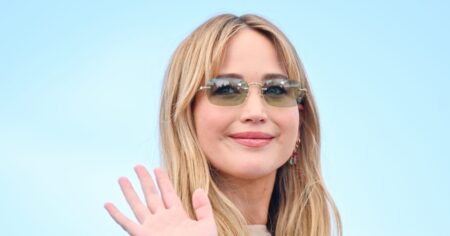 Jennifer Lawrence’s Slouchy Purse Is the Cool Mom Trend We’re Copying This Summer for 