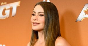 Everything About Sofia Vergara’s Roomy Fall Tote Screams ‘Designer’ — Copy It for Everything About Sofia Vergara’s Roomy Fall Tote Screams ‘Designer’ — Copy It for