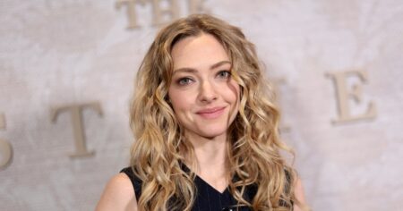 Even Amanda Seyfried Is a Fan of This  Crowd-Loved Water Bottle That’s So Clever and Sleek