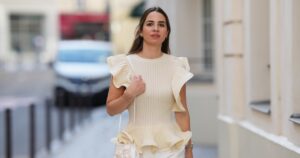 Behold, 13 of the Most Flattering Tops for Women Over 45 Who Want To Hide the Midsection Behold, 13 of the Most Flattering Tops for Women Over 45 Who Want To Hide the Midsection