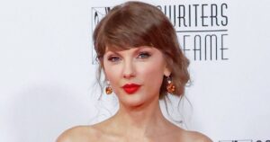Taylor Swift Admits She Felt ‘Washed Up’ at 22, Thought She Was ‘Aging Out of the Music Industry’