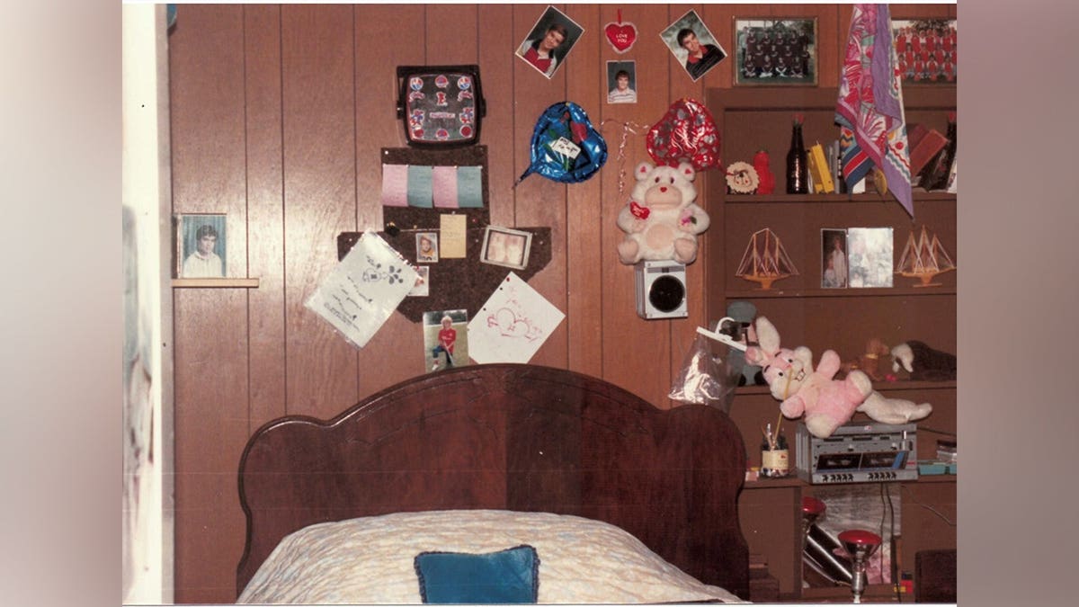 Photo of the interior of Jeanifer's bedroom.