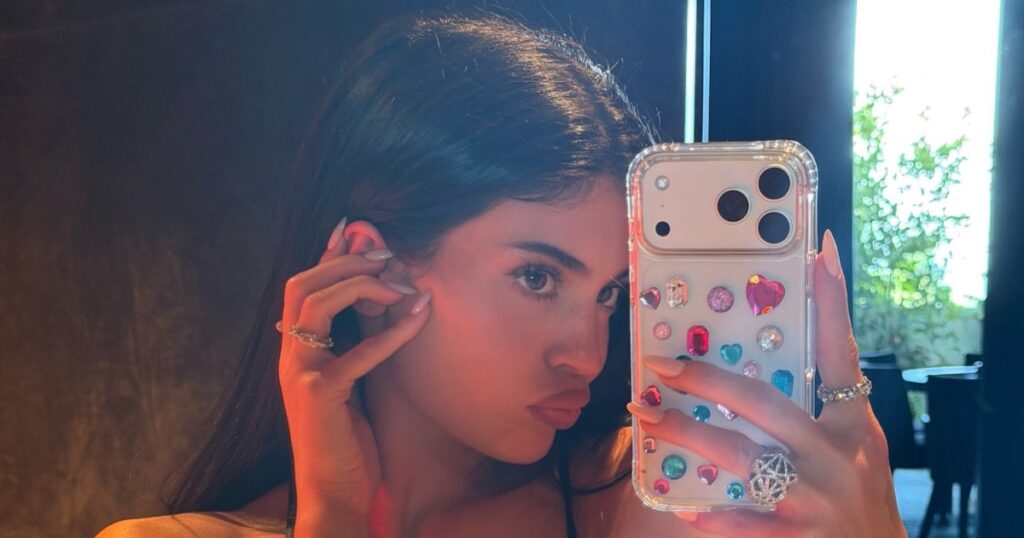 How Kylie Jenner Manages ‘Really Bad’ Breakouts In Her Late 20s and Beyond