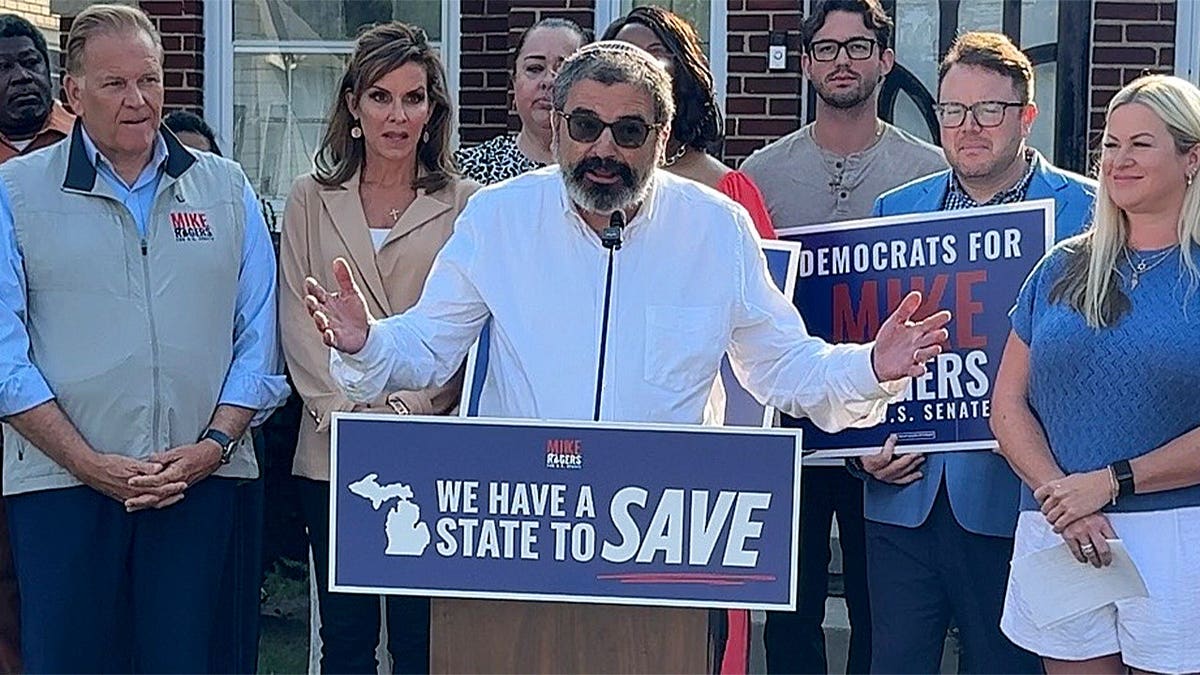 Democrats supporting Mike Rogers speak out at a campaign event