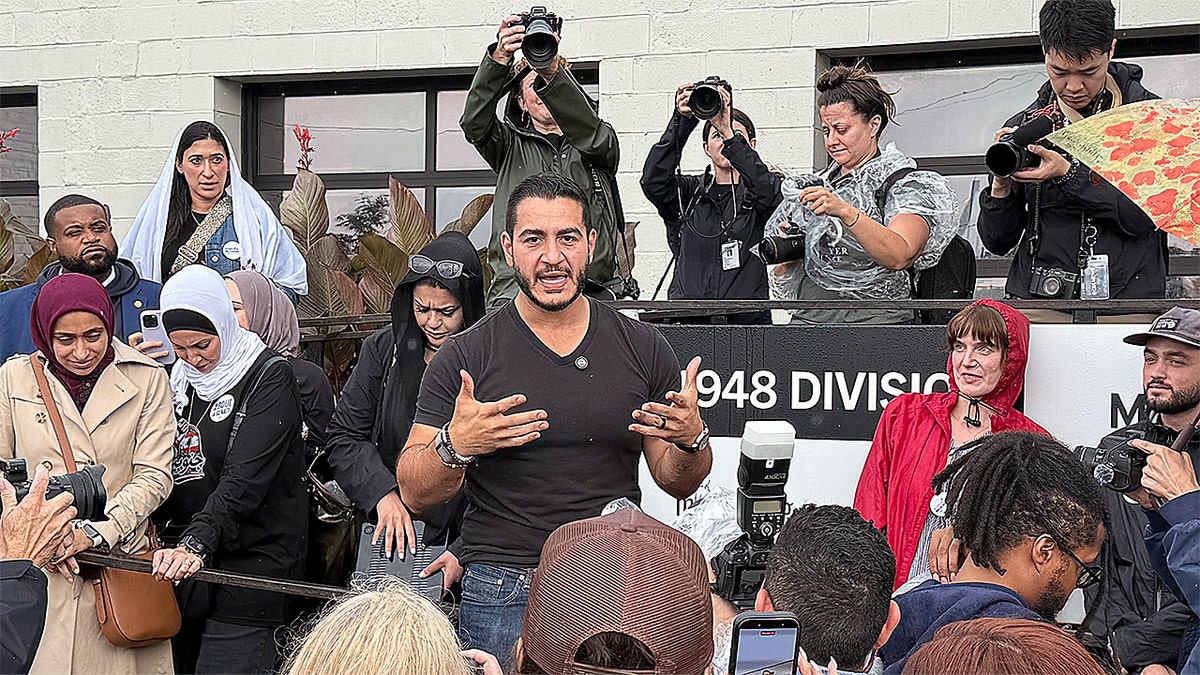 abdul-el-sayed-speaks-to-supporters-detroit-michigan-august-2-2026