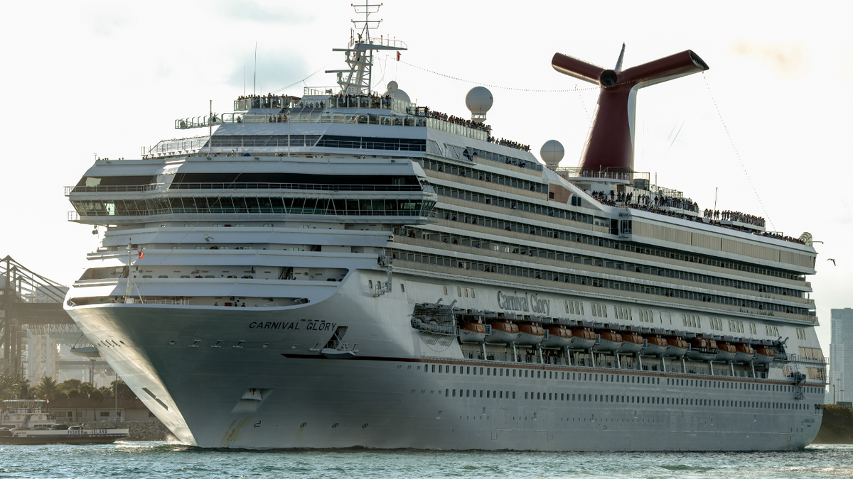 Carnival Glory