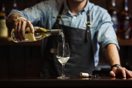 Common habit could be sabotaging your wine-drinking experience: expert