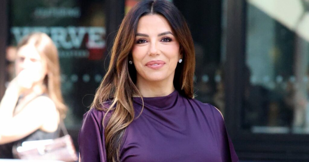 Eva Longoria’s Pricey Designer Tote Bag Has a Lookalike on Sale for 