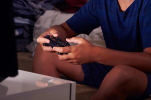 Dear Abby: My fiancé spends all night playing video games — it’s killing our relationship