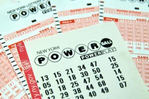 Powerball ticket holder in Illinois wins .04 billion jackpot