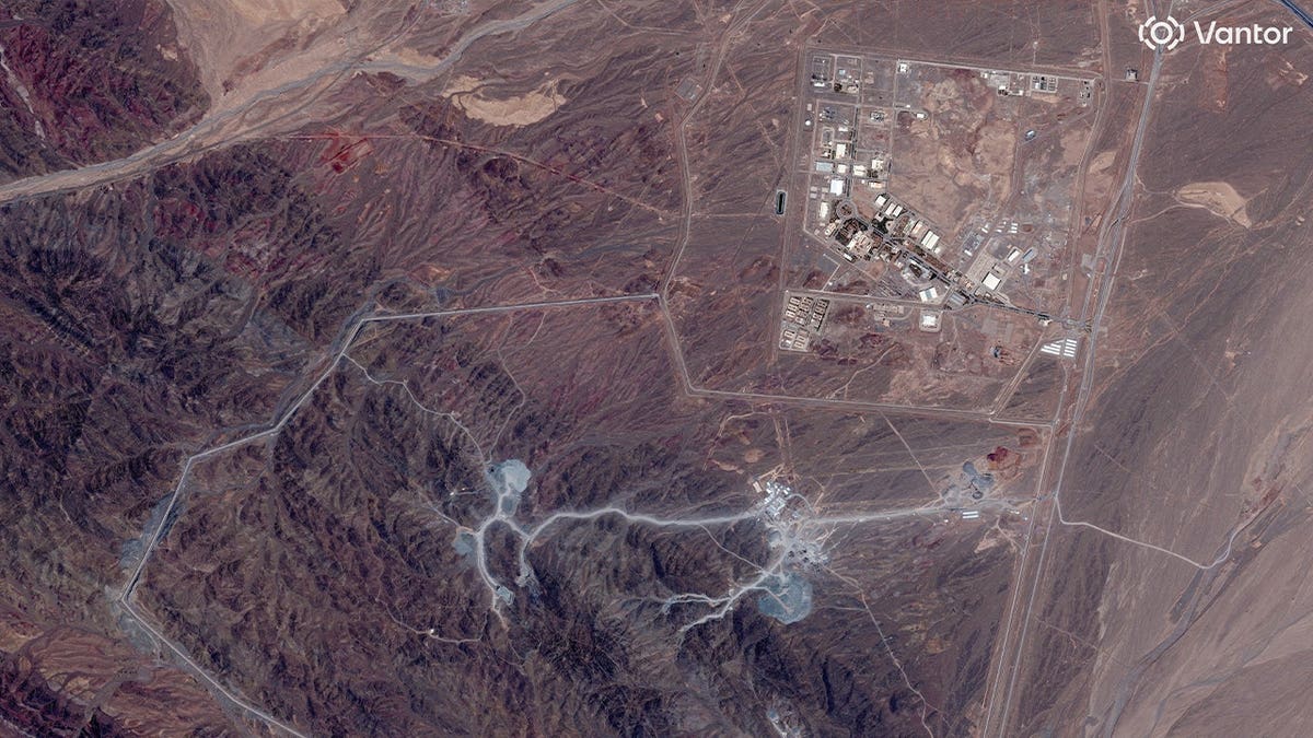 Satellite image Pickaxe