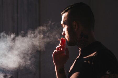 Smoking is making you lonely: study