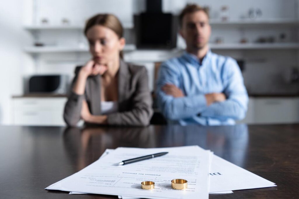 Married couples who don’t share the same last name are more likely to get divorced Married couples who don’t share the same last name are more likely to get divorced
