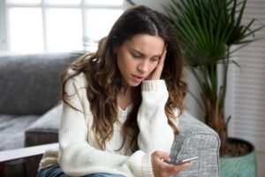 Young woman urged to leave ‘red flag’ romance after sharing ‘clingy’ boyfriend’s texts: ‘I hope she runs’