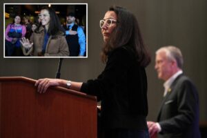 Alaska Democrat Mary Peltola accused of shoving male aide as ex-staffers throw fit over her use of ‘retard’ as well as gay slur Alaska Democrat Mary Peltola accused of shoving male aide as ex-staffers throw fit over her use of ‘retard’ as well as gay slur