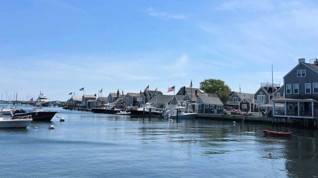 Dems descend on posh island getaway packed with deep-pocketed donors as midterms close in Dems descend on posh island getaway packed with deep-pocketed donors as midterms close in