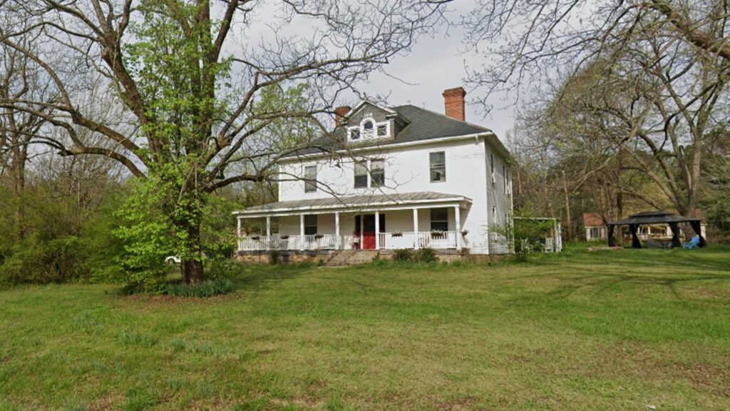 4 shot inside North Carolina home, 2 killed as police identify person of interest