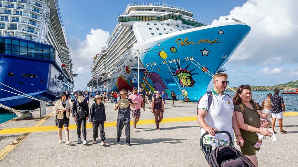 Cruise passengers erupt over ‘rude’ luggage habit that sharply divides travelers