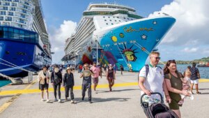 Cruise passengers erupt over ‘rude’ luggage habit that sharply divides travelers