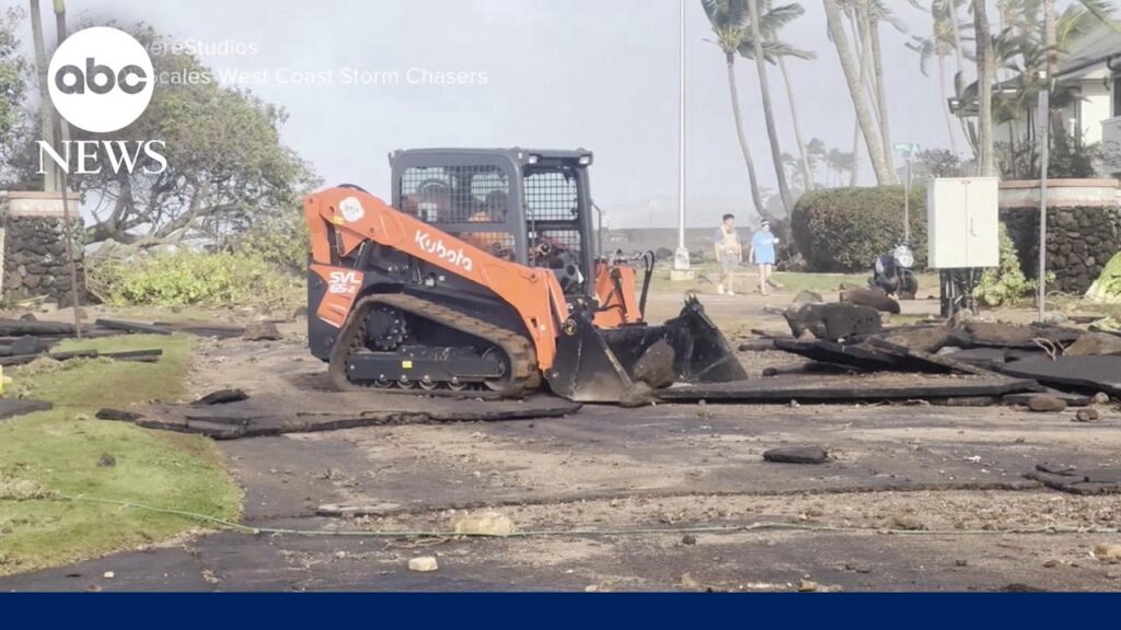 Hurricane Lowell wreaks havoc on Hawaii with flooding, rain, wind
