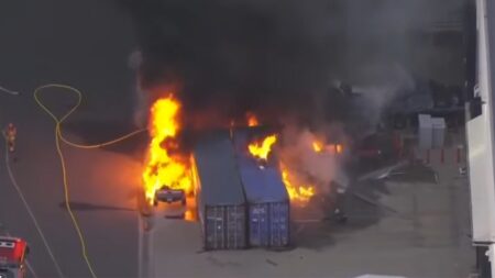 3 dead, 1 hospitalized after news helicopter crashes in Los Angeles commercial area