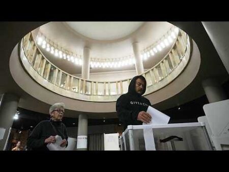 Russians vote in final day of parliamentary elections