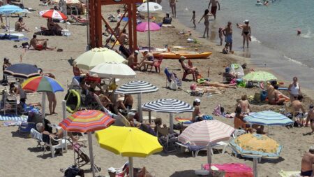 Violent brawl over lounge chairs at famous beach leaves one man dead, others facing charges