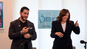 Kamala Harris says ‘attack on DEI is an attack on maternal care’ in appearance with El-Sayed Kamala Harris says ‘attack on DEI is an attack on maternal care’ in appearance with El-Sayed