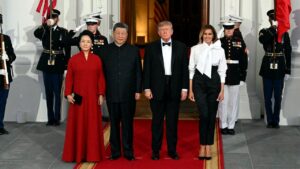 Xi can’t escape protesters’ cries at deafening dinner demonstration Xi can’t escape protesters’ cries at deafening dinner demonstration