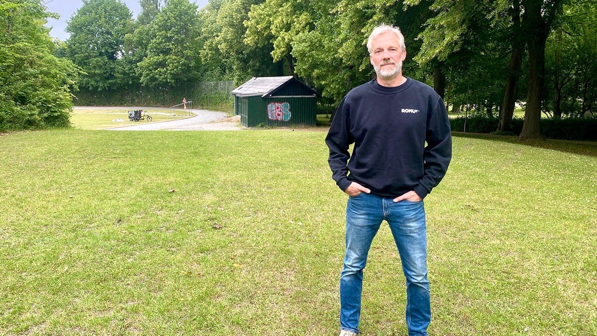 Jesper standing in field