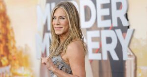 Jennifer Aniston’s Barely-There Sweater Is the Rich-Mom Fall Layering Trick We’re Stealing for 
