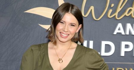 Bindi Irwin Commemorates 20 Years Since Her Dad Steve Irwin Died: ‘Our Family Lost Our Superhero’