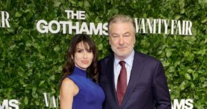 Hilaria Baldwin and Husband Alec Baldwin Accidentally Twin in Matching Outfits: ‘Odd Couple’ Hilaria Baldwin and Husband Alec Baldwin Accidentally Twin in Matching Outfits: ‘Odd Couple’