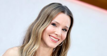 Kristen Bell’s Luxe-Looking Sweater Is a Wear-Everywhere Staple for the Summer-to-Fall Switch