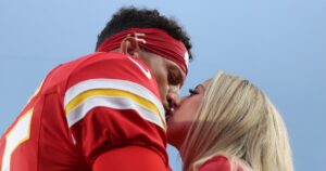 Patrick Mahomes and Wife Brittany Pack on the PDA Ahead of Chiefs ‘SNF’ Game Against Colts Patrick Mahomes and Wife Brittany Pack on the PDA Ahead of Chiefs ‘SNF’ Game Against Colts