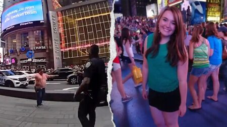 WATCH: NYPD bodycam captures tense standoff after Bank of America exec fatally stabbed in Times Square WATCH: NYPD bodycam captures tense standoff after Bank of America exec fatally stabbed in Times Square