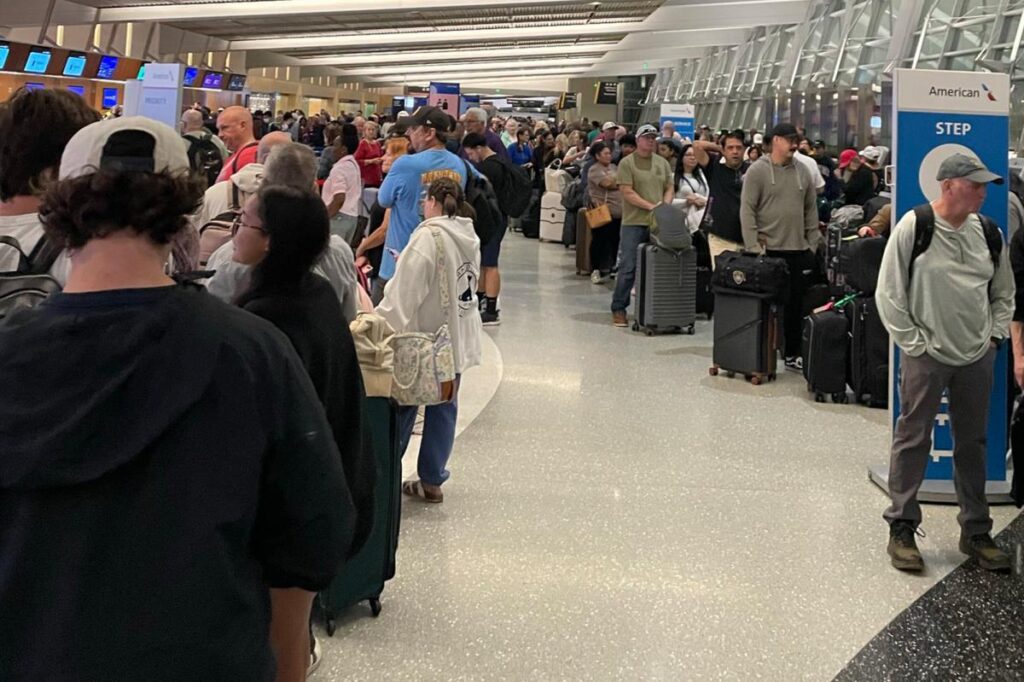Chaos at major California airport as passengers stuck in miserable lines due to mass outage Chaos at major California airport as passengers stuck in miserable lines due to mass outage