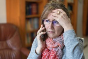 Dear Abby: I’m taking care of my mother alone — my brothers need to step up
