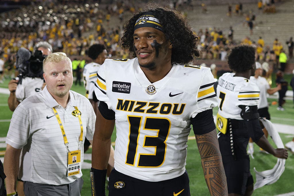 Austin Simmons threw for 252 yards and four touchdowns in his debut for Missouri in Week 1. (Photo by Scott Winters/Icon Sportswire via Getty Images)