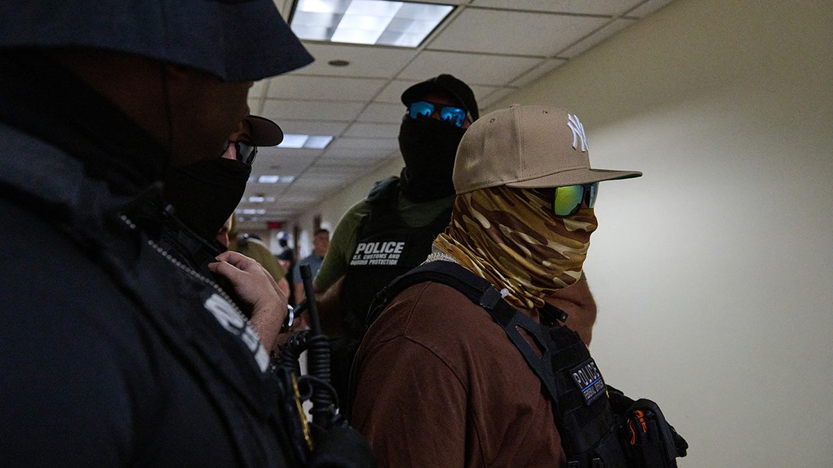 ICE-Detains-Immigrants-in-New-York-Court-House