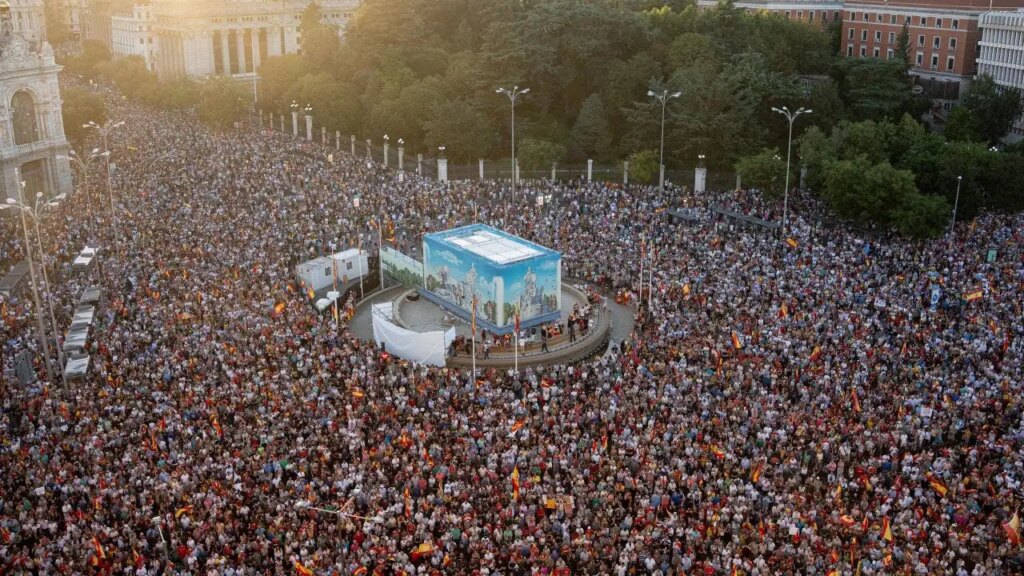 Tens of thousands flood streets to protest Spain border crisis Tens of thousands flood streets to protest Spain border crisis